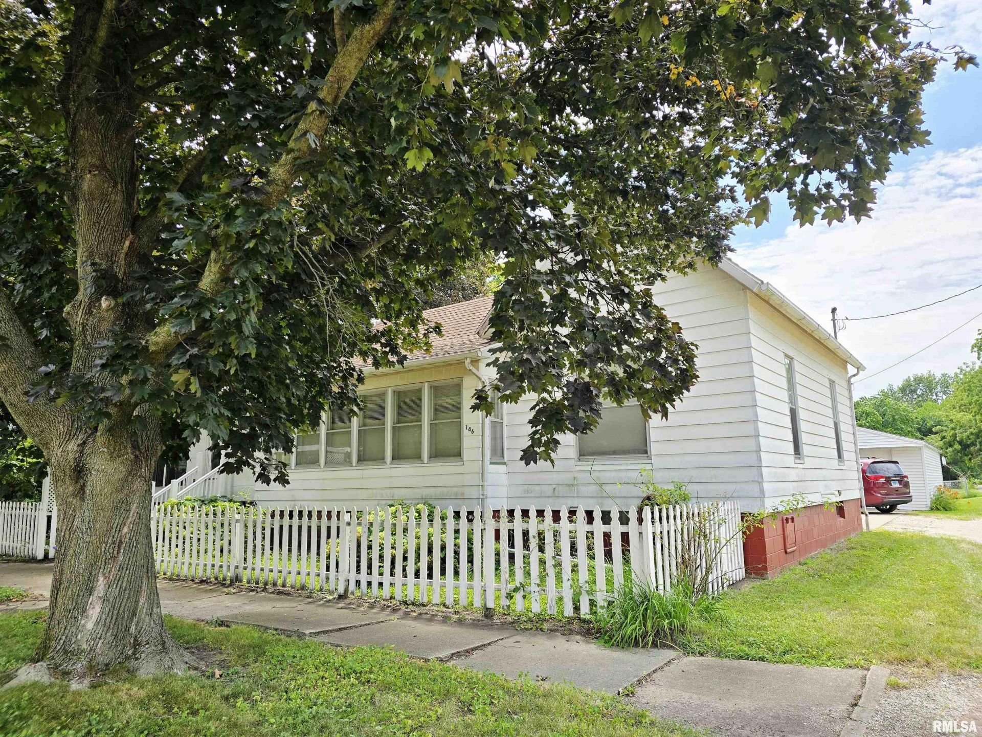 146 E Hickory Street, Canton, IL 61520 Main Photo