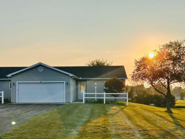 520 Autumnwood Drive, Unit A, Tiffin, OH 44883
