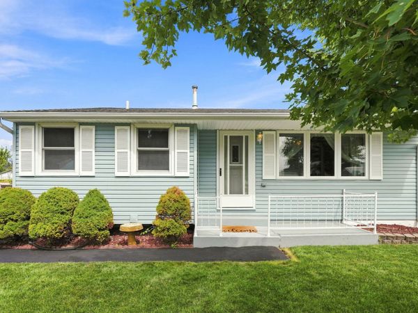 1709 3rd Street W, Milan, IL 61264