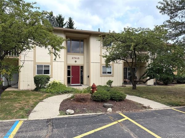 27915 Berrywood Lane , Farmington Hills, MI 48334