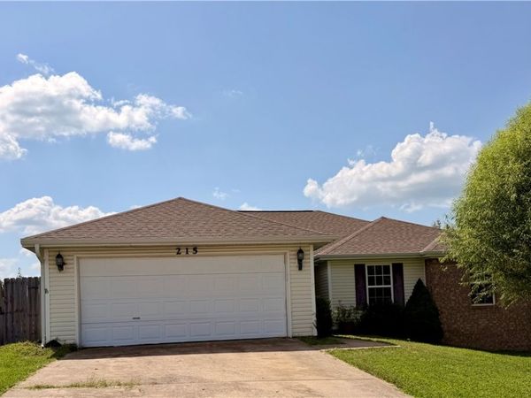 215 Elizabeth, Huntsville, AR 72740