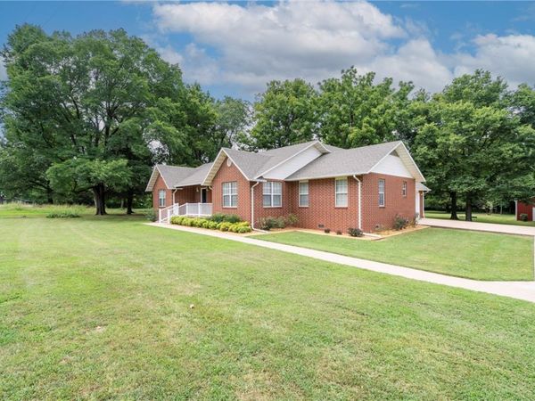 21230 Shady Grove Road , Siloam Springs, AR 72761