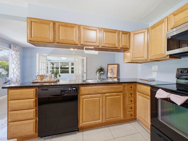 370 ORANGE Way, West Palm Beach, FL 33405