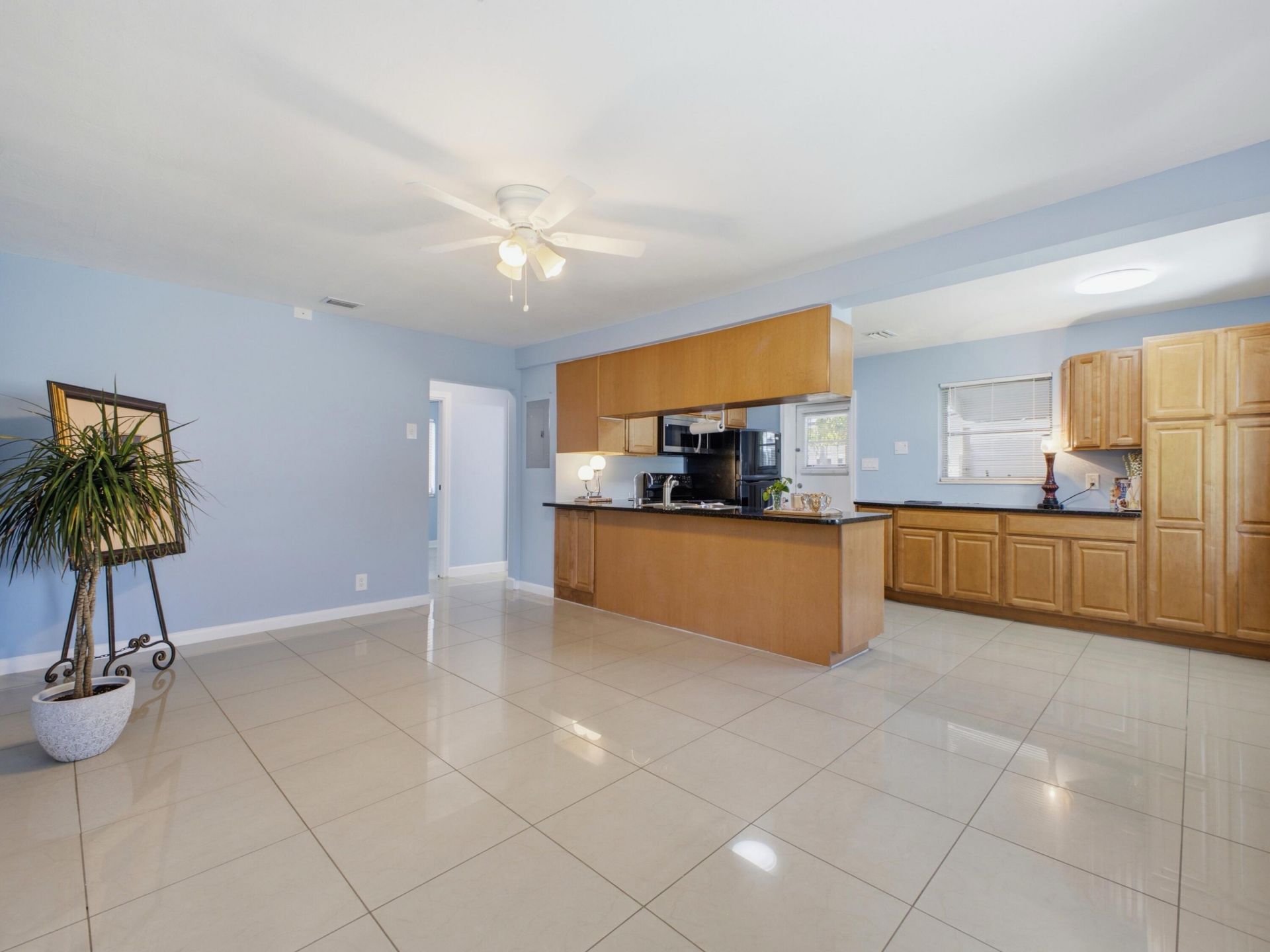 370 Orange Way, West Palm Beach, FL 33405 Photo