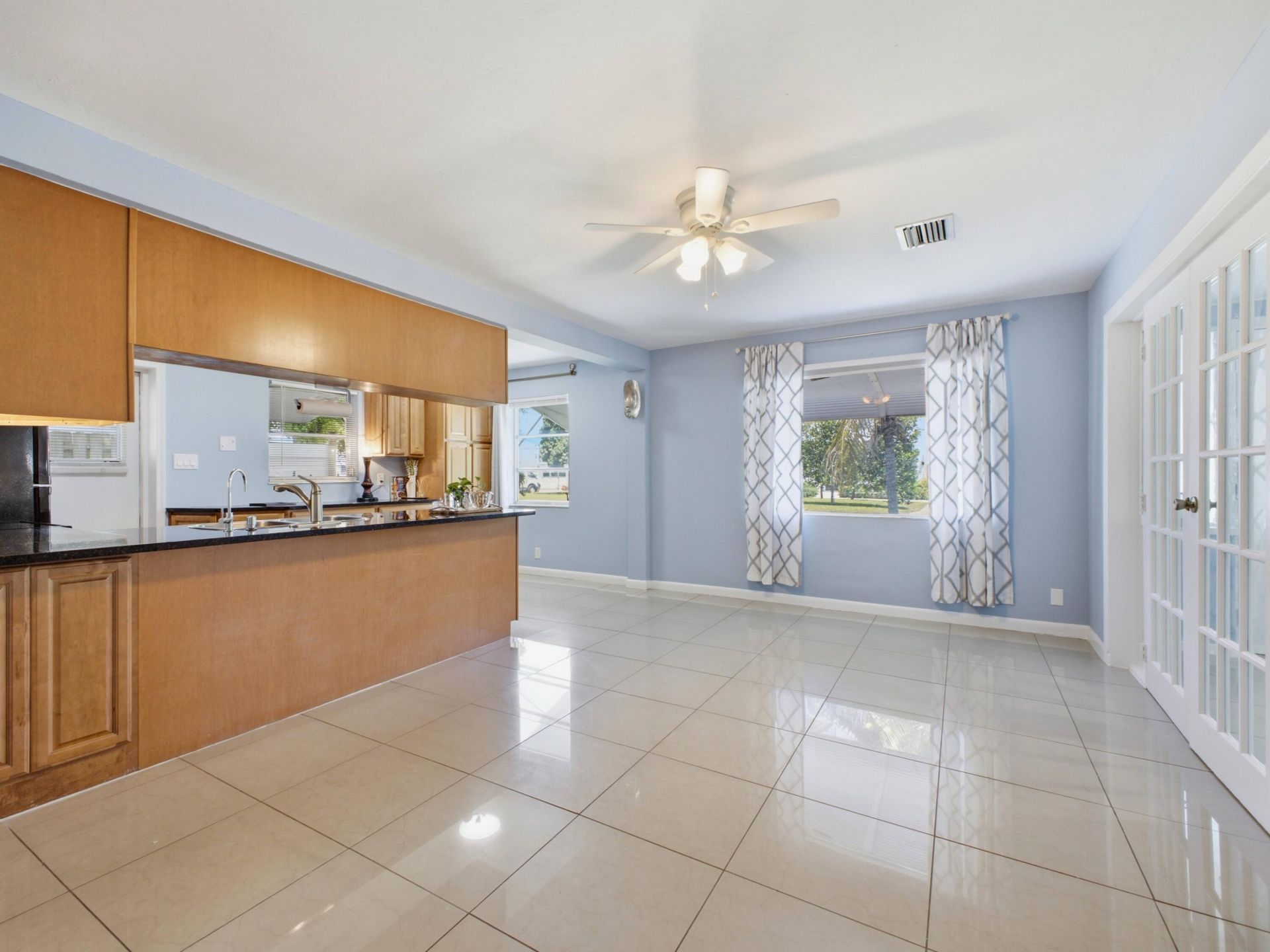 370 Orange Way, West Palm Beach, FL 33405 Photo