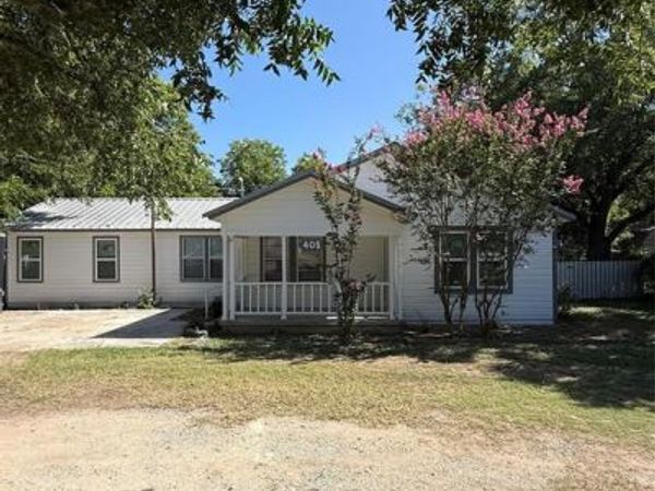 405 W Hall Street, Bangs, TX 76823