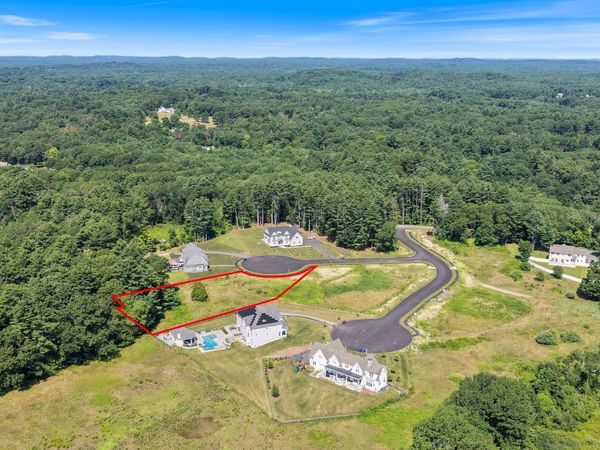 4 Ruby Cir, Topsfield, MA 01983