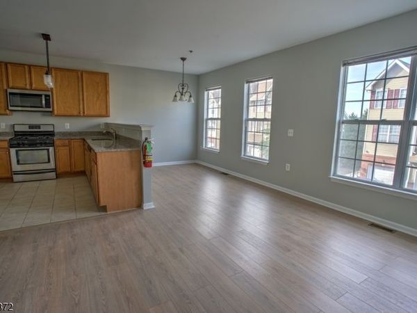 117 Conover Ter, Unit 117, Lebanon, NJ 08833