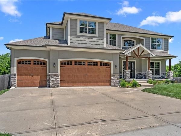 13768 Lookout Drive, Kansas City, MO 64139