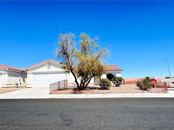 5218 Jungle Orchard Street, North Las Vegas, NV 89031