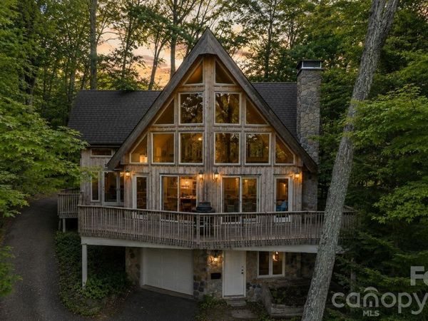 61 Skyfire Drive, Burnsville, NC 28714