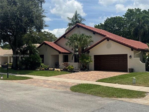 3160 Peachtree Cir , Davie, FL 33328