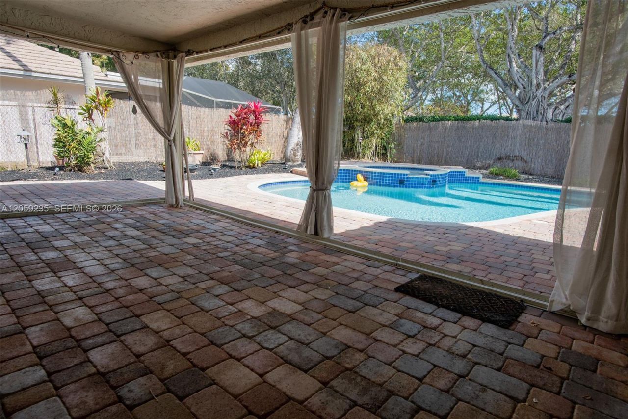 3160 Peachtree Cir, Davie, FL 33328 Photo