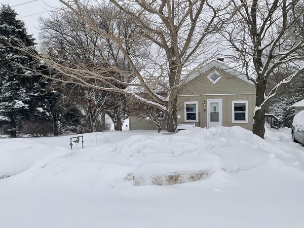 38983 County Road 215, Bangor, MI 49013
