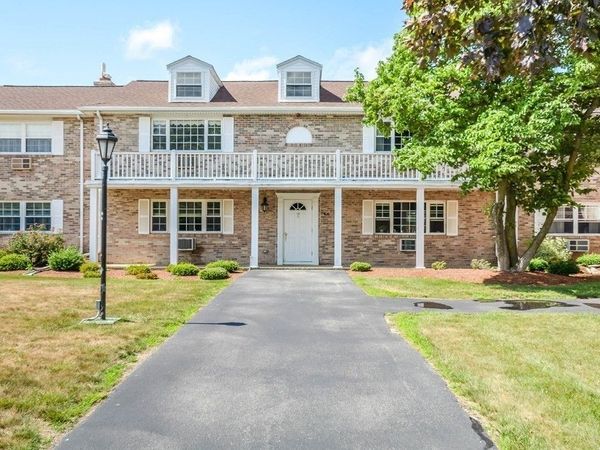 30 Washington Park Dr, Unit 5, Andover, MA 01810