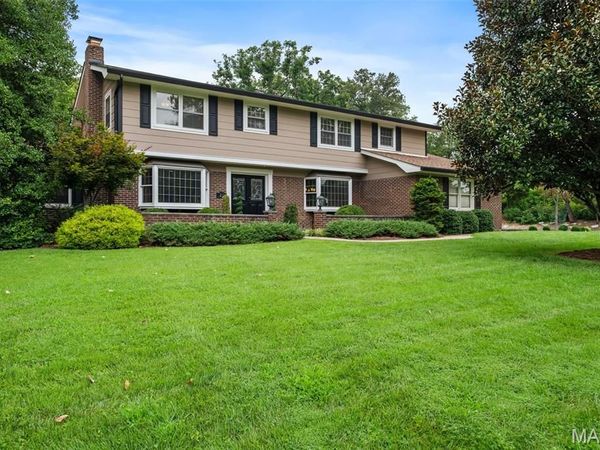 21 Meadowbrook Country Club Estate Estate, Ballwin, MO 63011