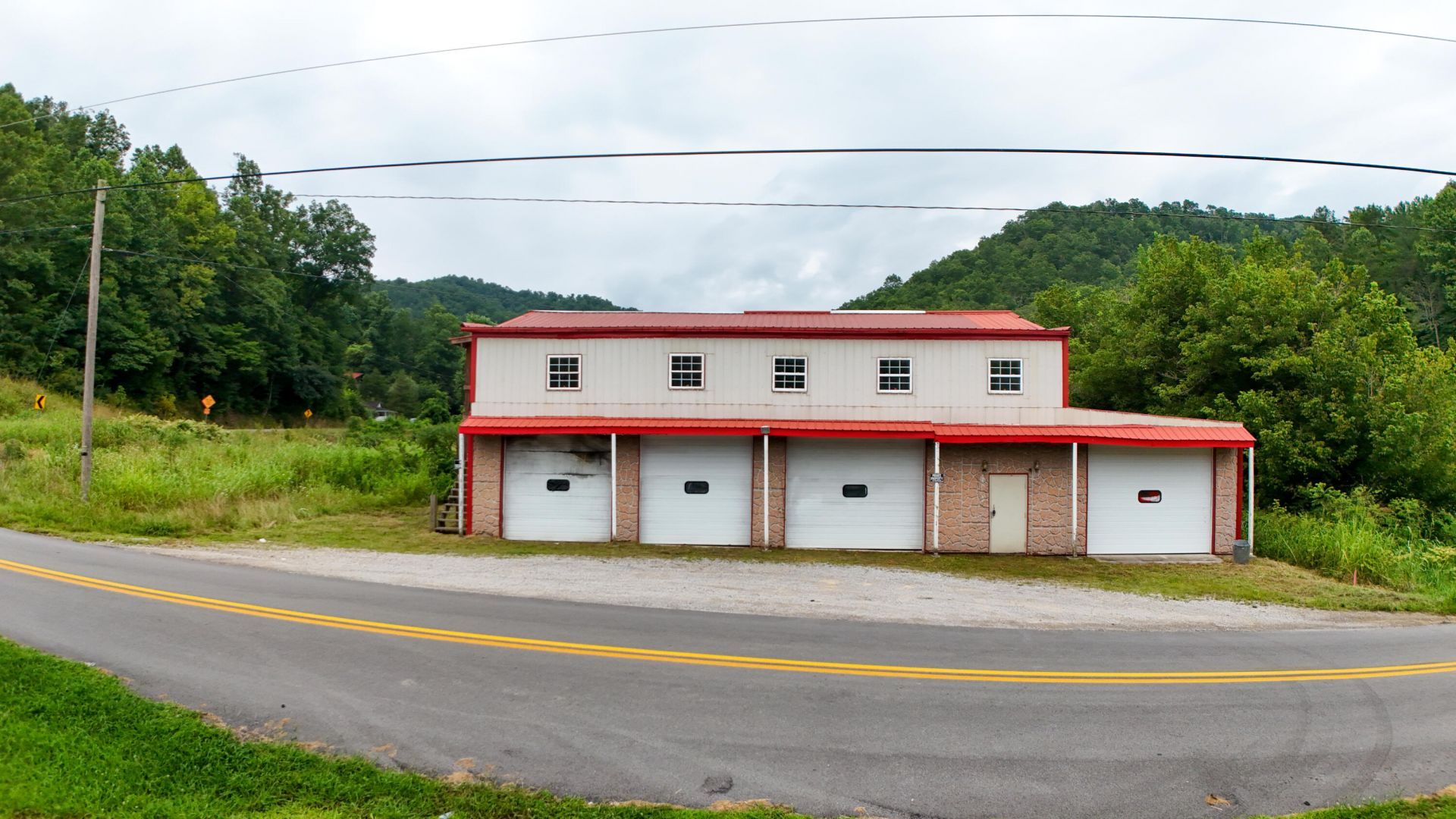 2085 Ky 718 , Walker, KY 40997