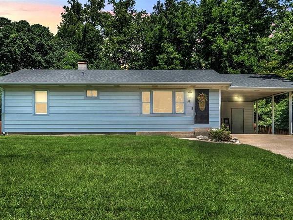 32 Highland Drive, St Charles, MO 63303