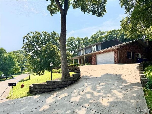 12 Chaparral Lane, Glen Carbon, IL 62034