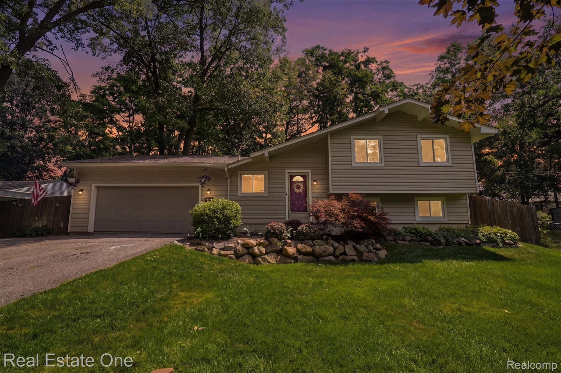 2975 West Street, Highland Township, Mi 48380 Main Photo