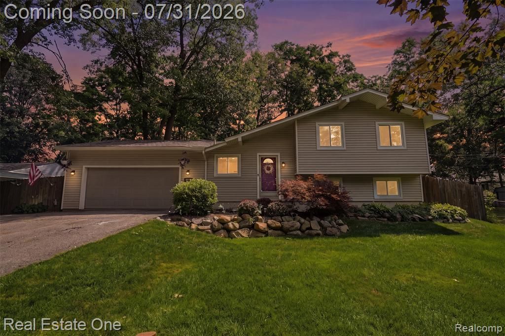 2975 West Street , Highland Township, MI 48380 Main Photo