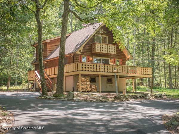 109 W Birch Lane , Greentown, PA 18426