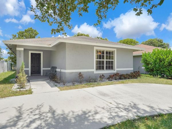 520 N SOUTHRIDGE Road N, Delray Beach, FL 33444
