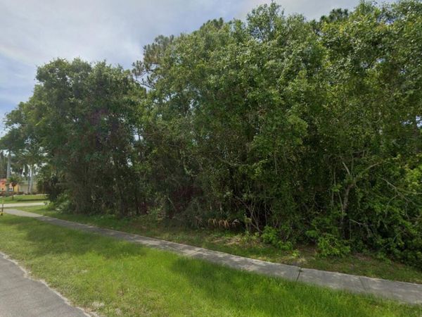 308 E Midway Road, Fort Pierce, FL 34982
