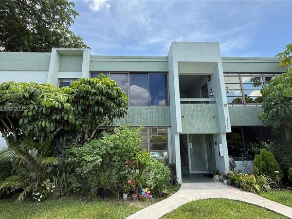 3992 N Pine Island Rd , Unit 2A, Sunrise, FL 33351