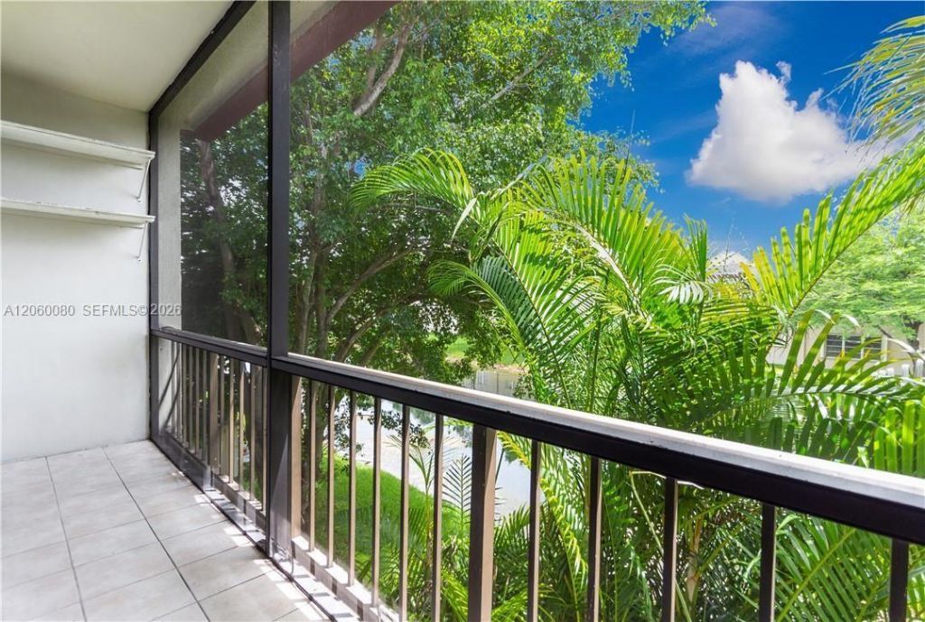 3992 N Pine Island Rd , Unit 2A, Sunrise, FL 33351 Photo