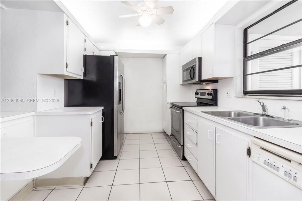 3992 N Pine Island Rd , Unit 2A, Sunrise, FL 33351 Photo