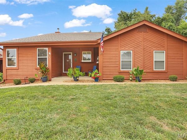 2041 Bayonne Drive, Unit 27C, St Charles, MO 63303