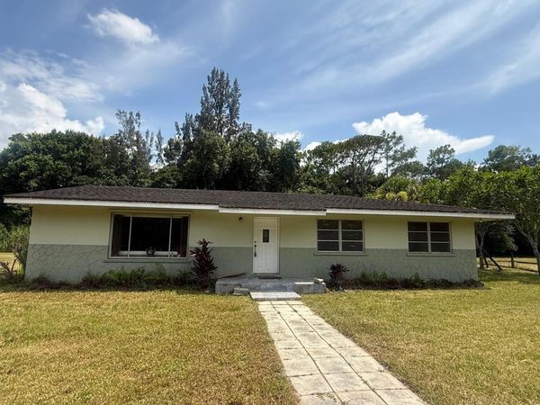 13886 N 22ND Road N, Loxahatchee Groves, FL 33470
