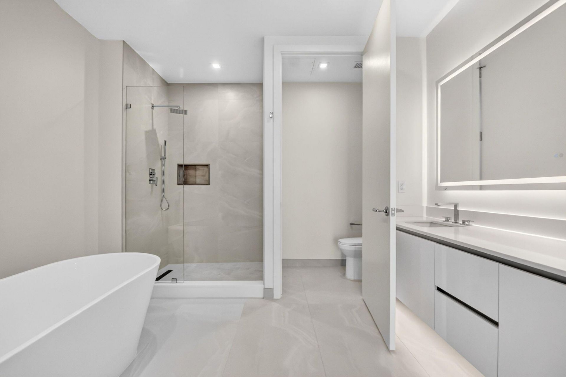 220 Lake Shore Drive, Unit 1506, Lake Park, FL 33403 Photo