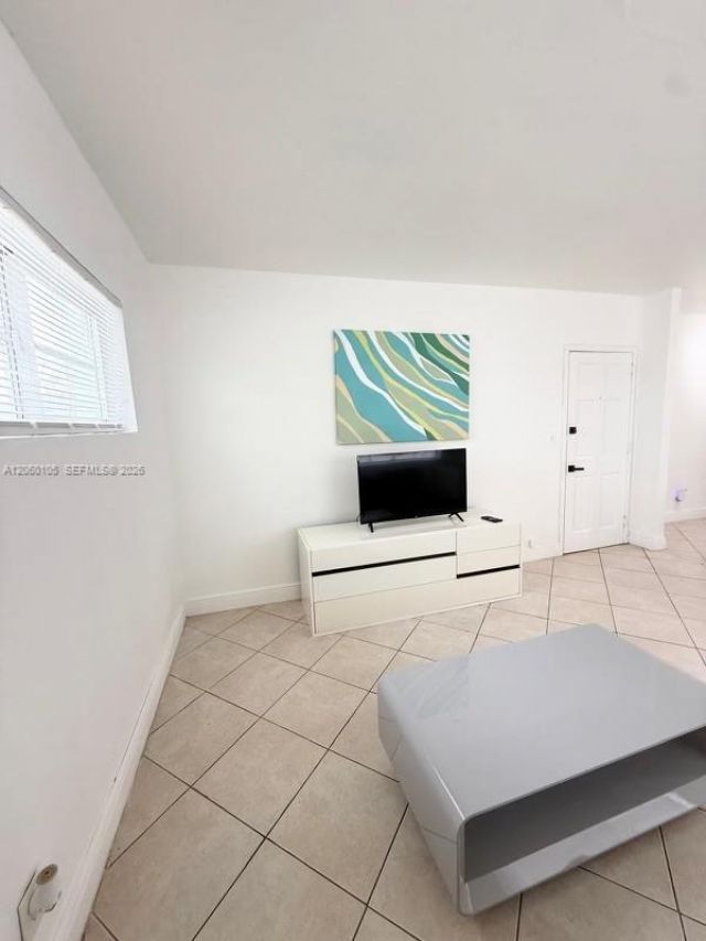 8011 Abbott Ave , Unit 4, Miami Beach, FL 33141 Photo