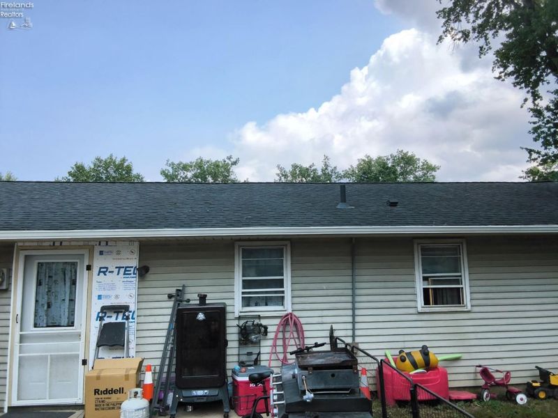 1700 Urban Cir, Lorain, OH 44053 Photo 9