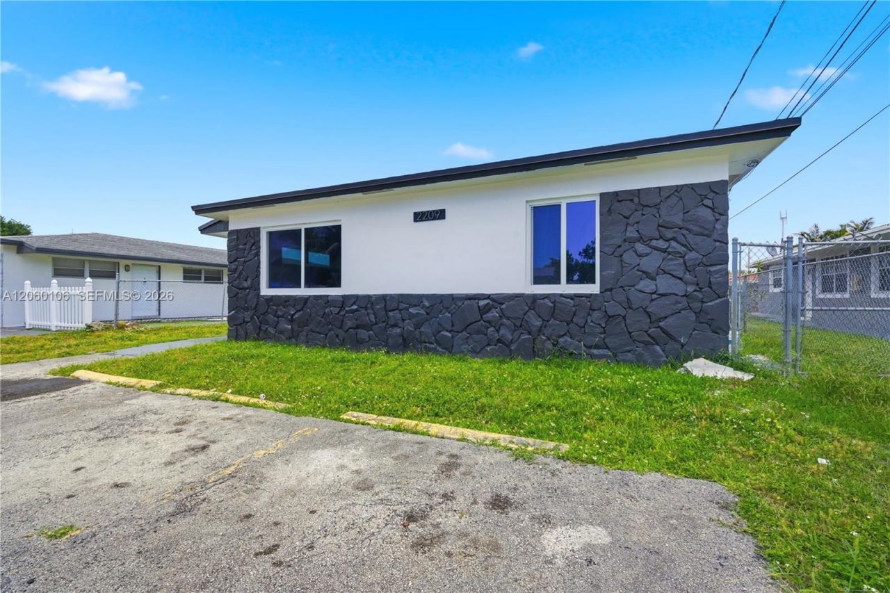 2209 SW 61st Ave, Unit 1-2, Miramar, FL 33023 Photo