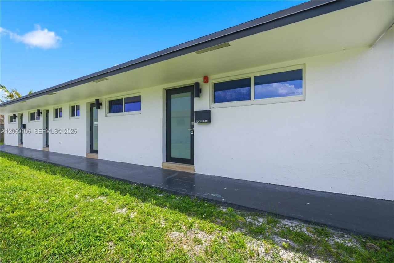 2209 SW 61st Ave, Unit 1-2, Miramar, FL 33023 Photo