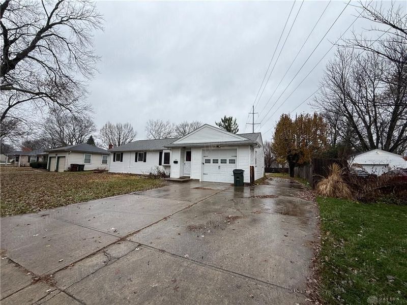 217 Wolf Avenue, Englewood, OH 45322 Photo 2