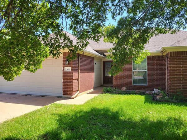 304 N Kings Canyon DR , Cedar Park, TX 78613