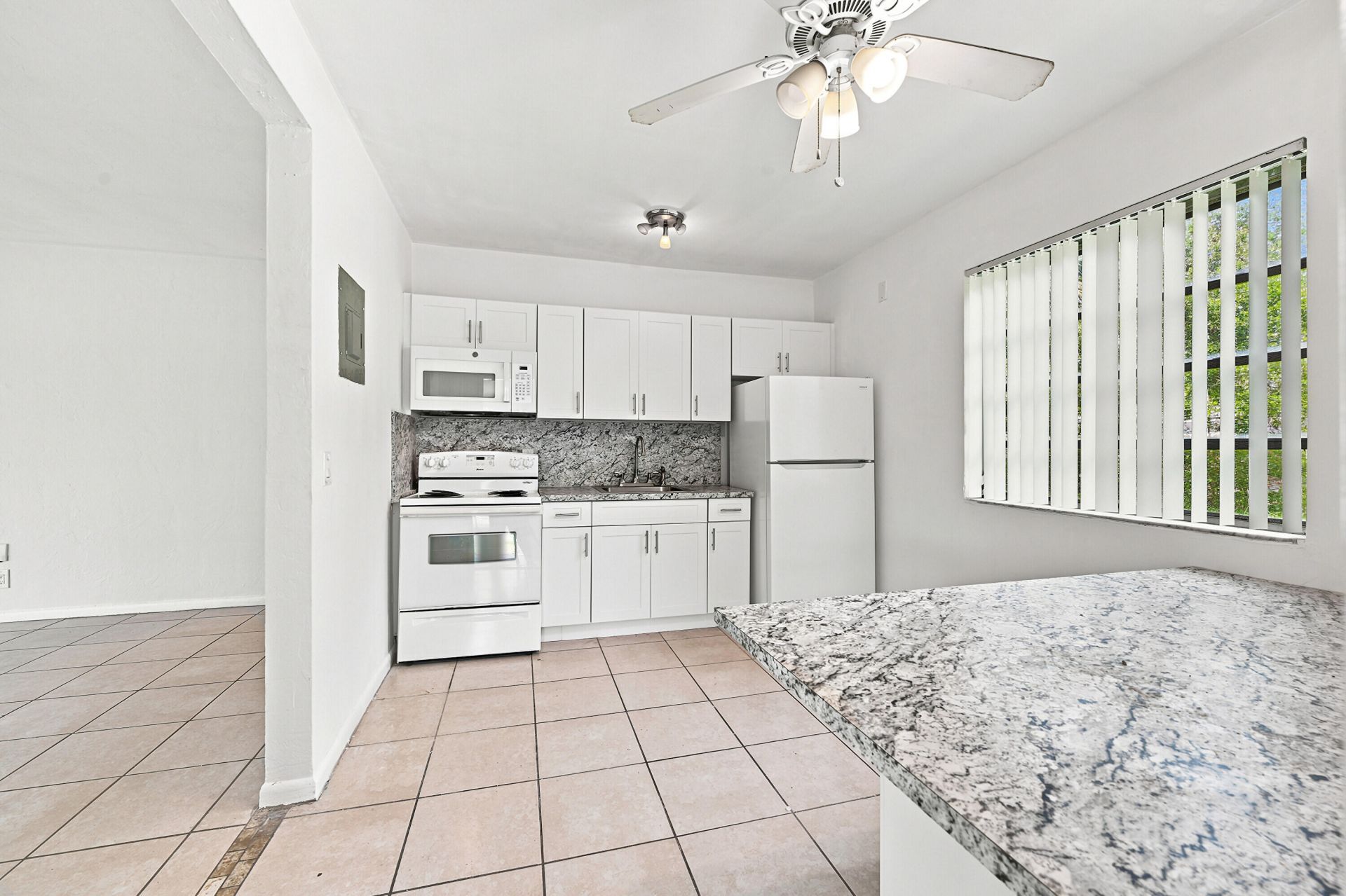 413 SW 24th Avenue, Fort Lauderdale, FL 33312 Photo
