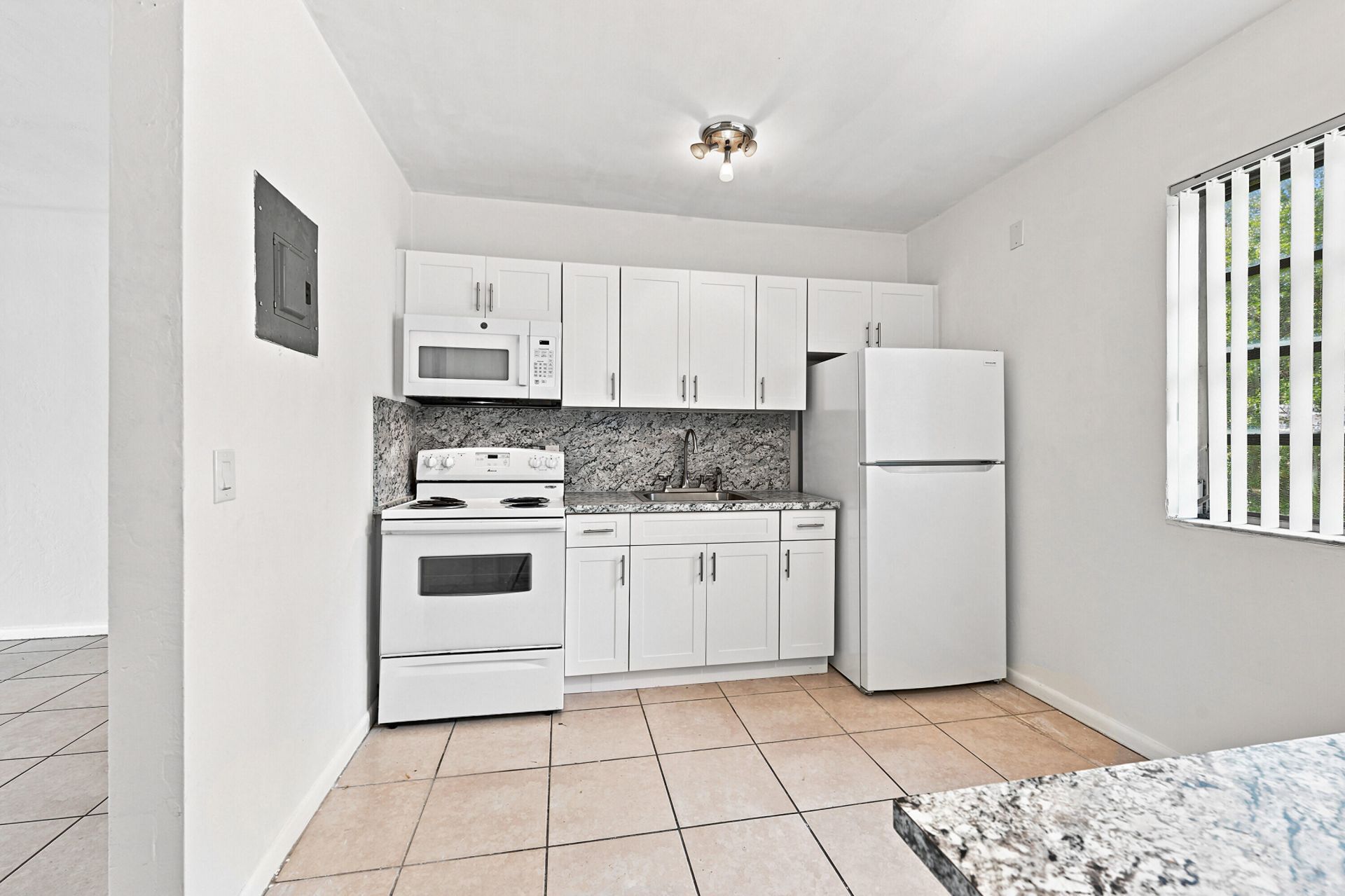 413 SW 24th Avenue, Fort Lauderdale, FL 33312 Photo
