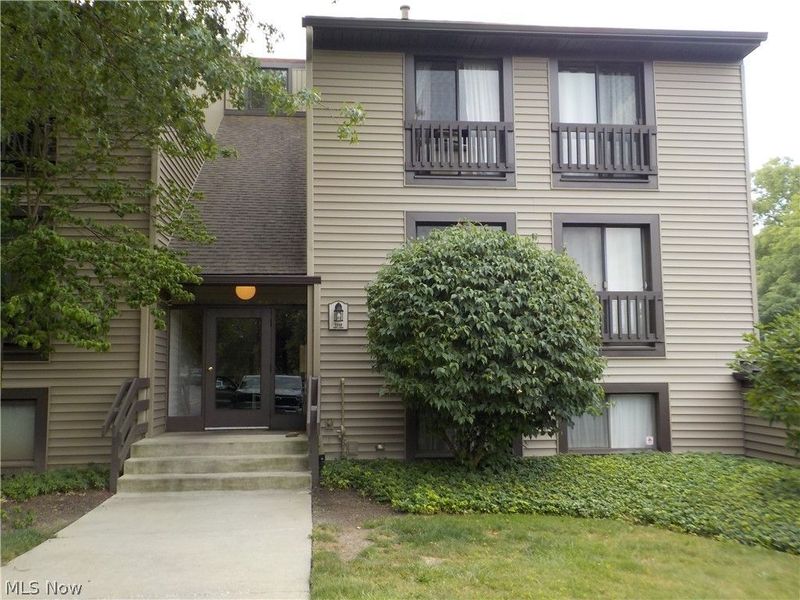 1115 Canyon View Road, Unit 604, Northfield, OH 44067 Photo 1