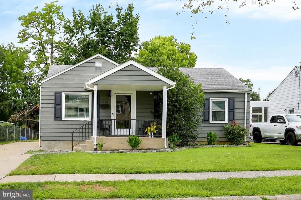 1718 SHERWOOD ROAD , NEW CUMBERLAND, PA 17070