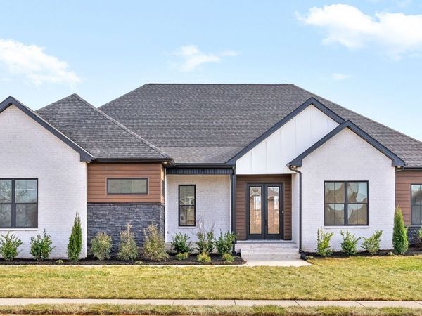 3 Pace Rd , Clarksville, TN 37043