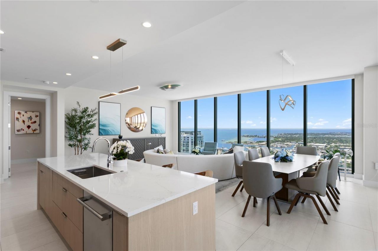 275 1st Avenue S, Unit 3906, Saint Petersburg, FL 33701 Photo