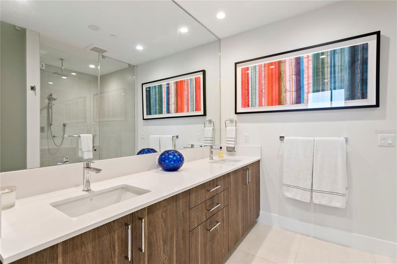 275 1st Avenue S, Unit 3906, Saint Petersburg, FL 33701 Photo