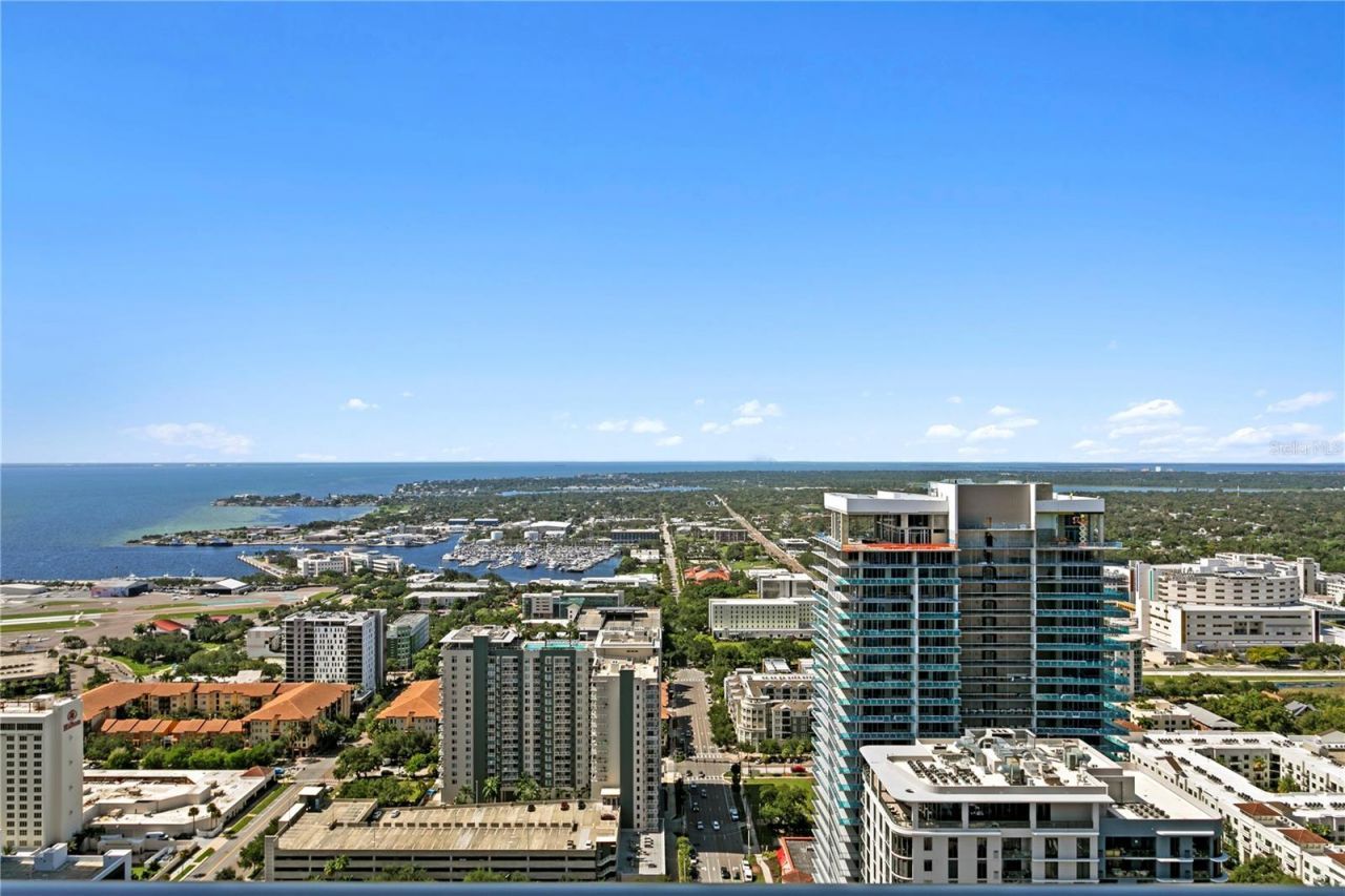 275 1st Avenue S, Unit 3906, Saint Petersburg, FL 33701 Photo