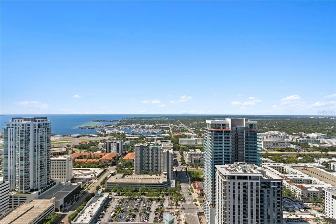 275 1st Avenue S, Unit 3906, Saint Petersburg, FL 33701 Photo