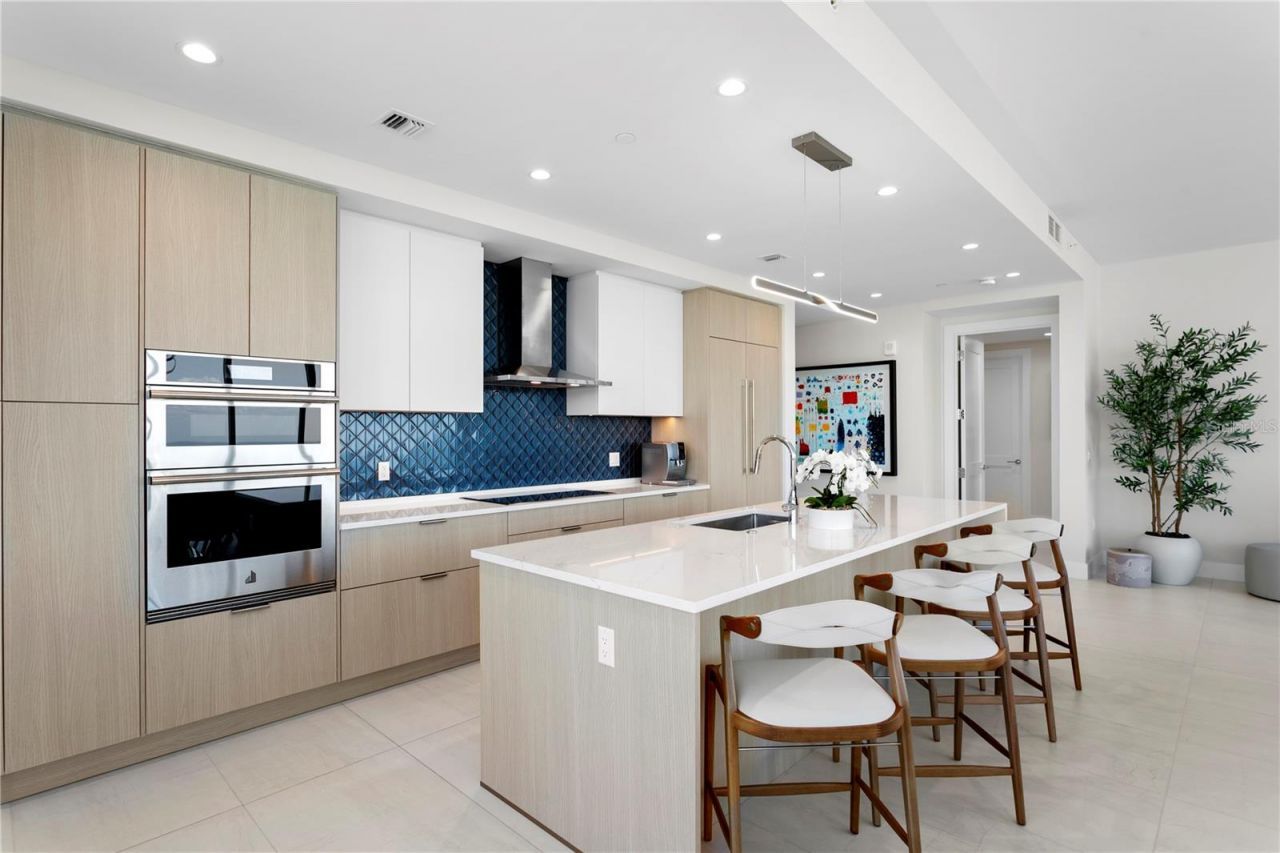 275 1st Avenue S, Unit 3906, Saint Petersburg, FL 33701 Photo